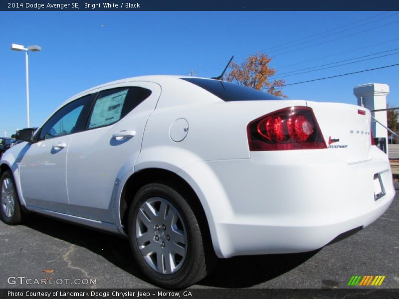 Bright White / Black 2014 Dodge Avenger SE