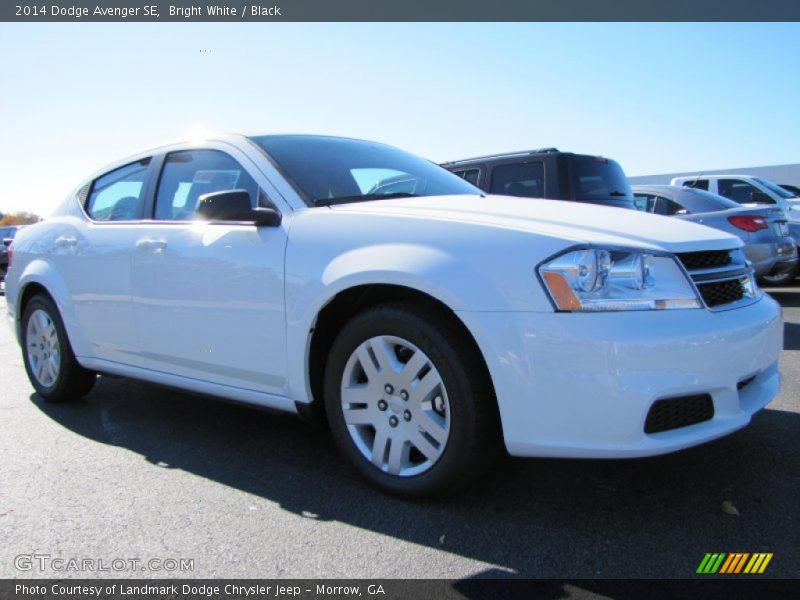 Bright White / Black 2014 Dodge Avenger SE