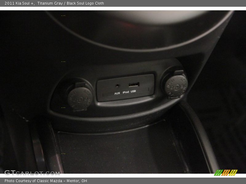 Titanium Gray / Black Soul Logo Cloth 2011 Kia Soul +