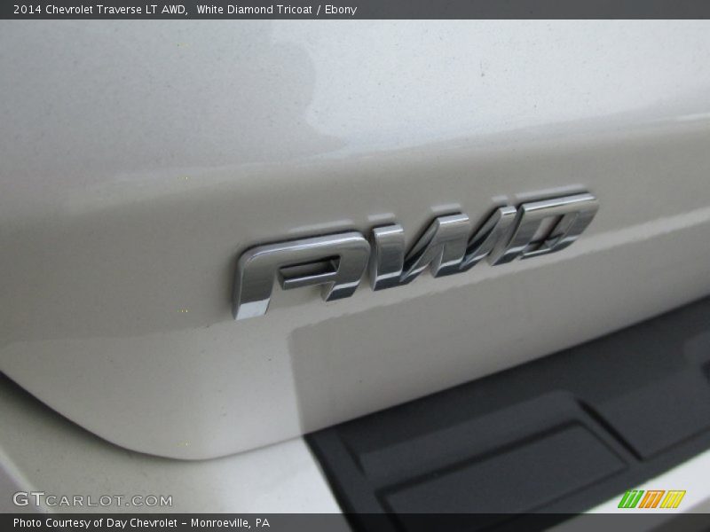 White Diamond Tricoat / Ebony 2014 Chevrolet Traverse LT AWD