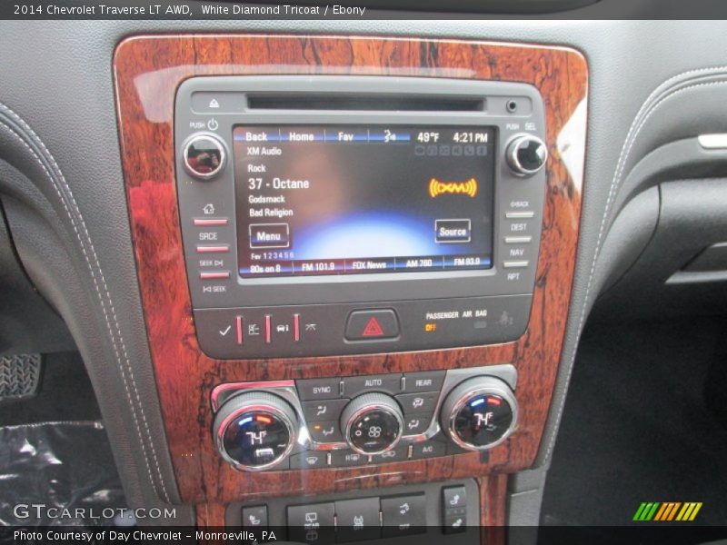 White Diamond Tricoat / Ebony 2014 Chevrolet Traverse LT AWD
