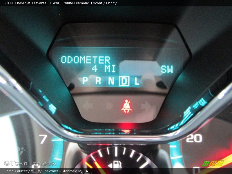 White Diamond Tricoat / Ebony 2014 Chevrolet Traverse LT AWD