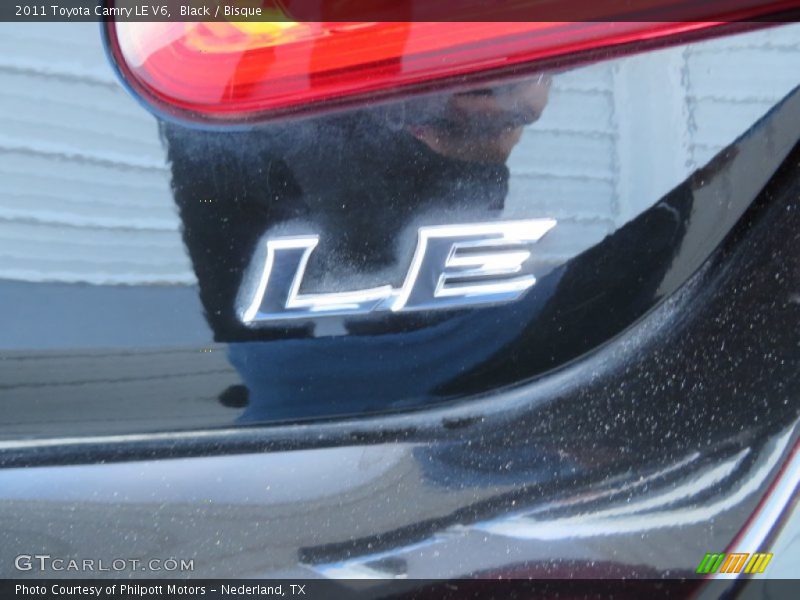 Black / Bisque 2011 Toyota Camry LE V6