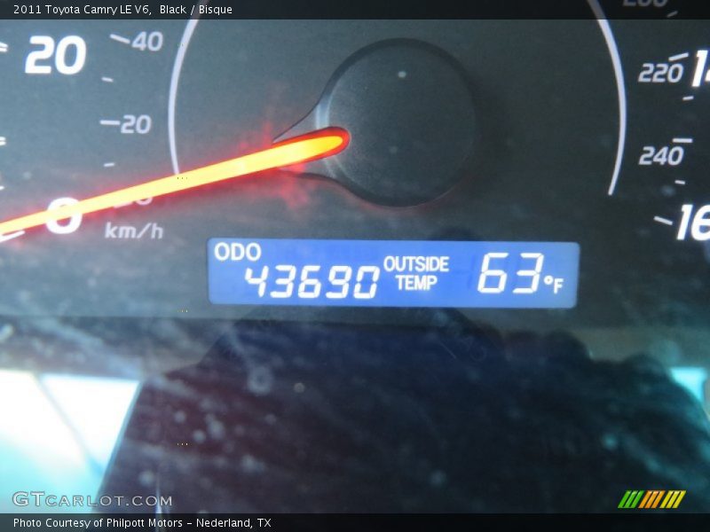 Black / Bisque 2011 Toyota Camry LE V6