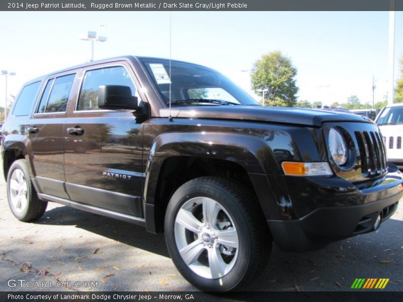 Front 3/4 View of 2014 Patriot Latitude