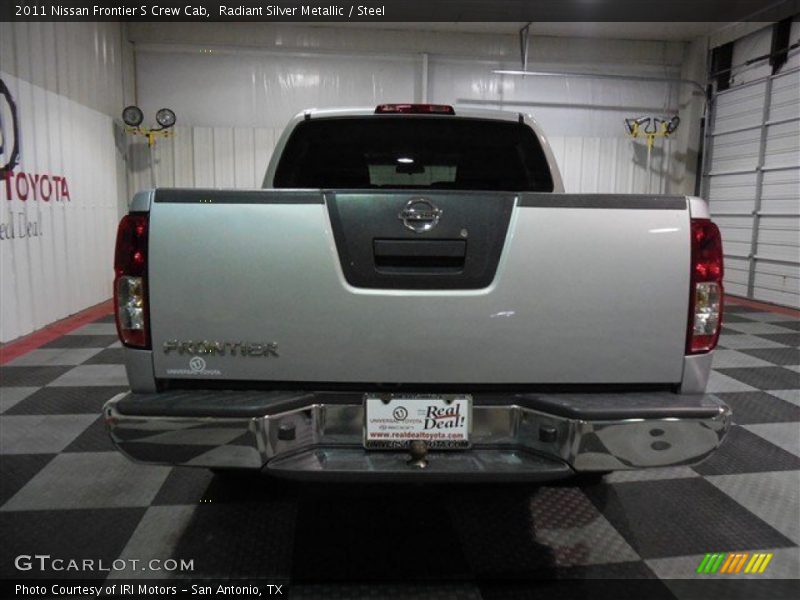 Radiant Silver Metallic / Steel 2011 Nissan Frontier S Crew Cab
