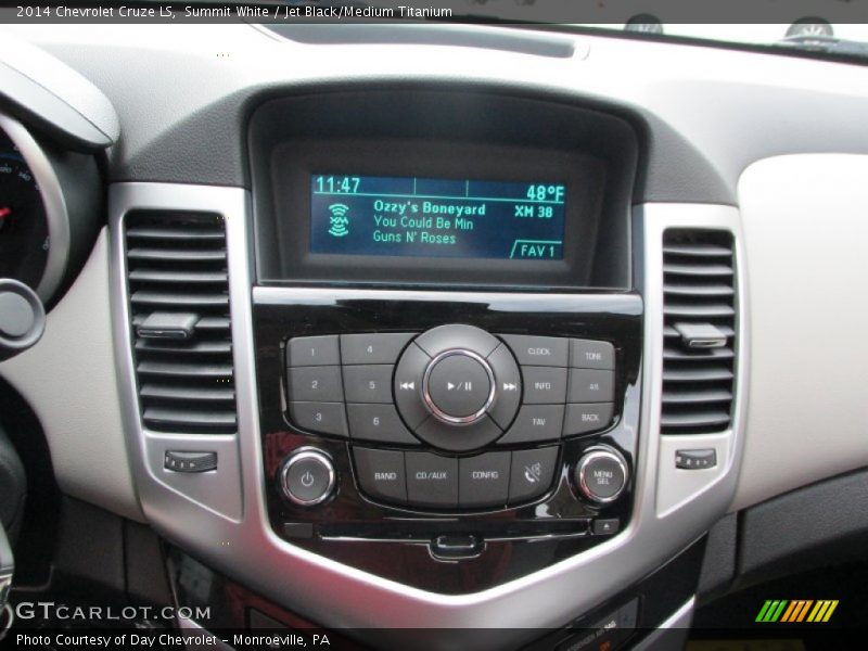 Summit White / Jet Black/Medium Titanium 2014 Chevrolet Cruze LS
