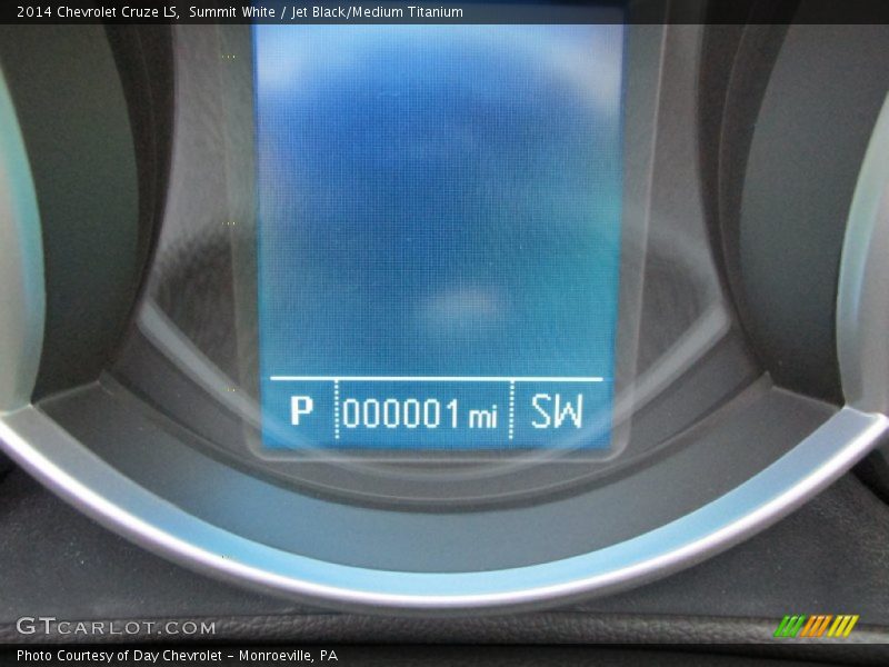 Summit White / Jet Black/Medium Titanium 2014 Chevrolet Cruze LS