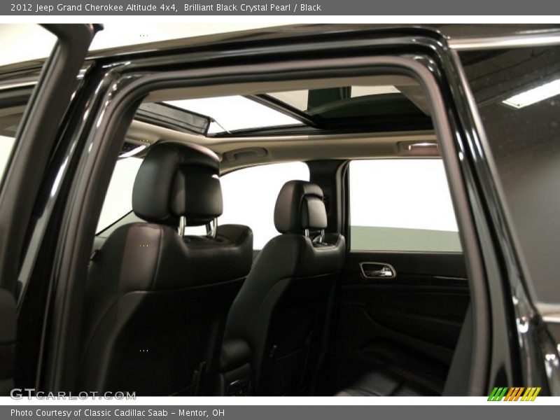 Brilliant Black Crystal Pearl / Black 2012 Jeep Grand Cherokee Altitude 4x4