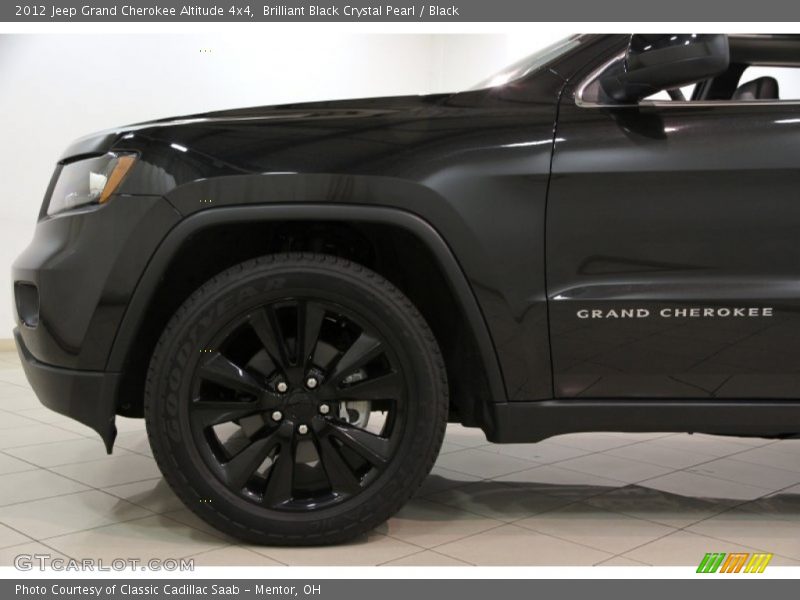 Brilliant Black Crystal Pearl / Black 2012 Jeep Grand Cherokee Altitude 4x4