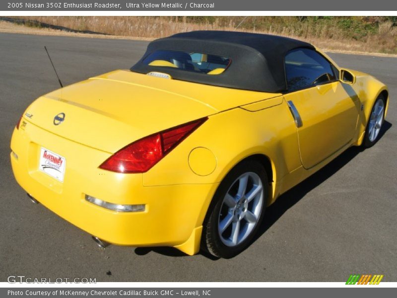 Ultra Yellow Metallic / Charcoal 2005 Nissan 350Z Enthusiast Roadster