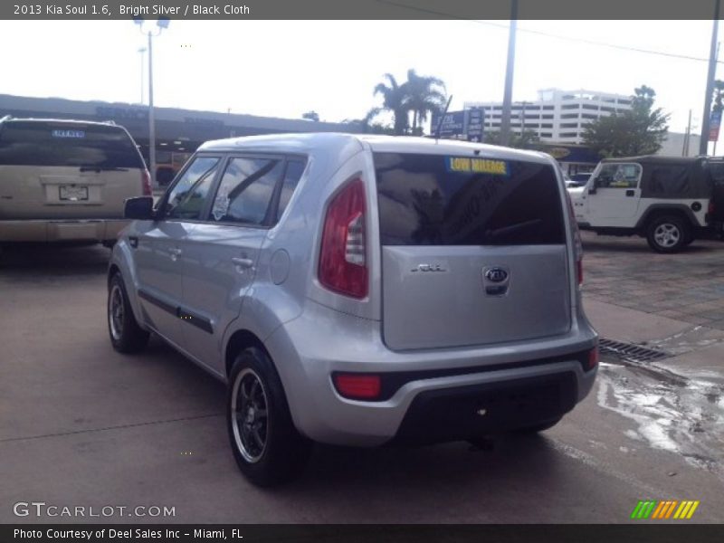 Bright Silver / Black Cloth 2013 Kia Soul 1.6