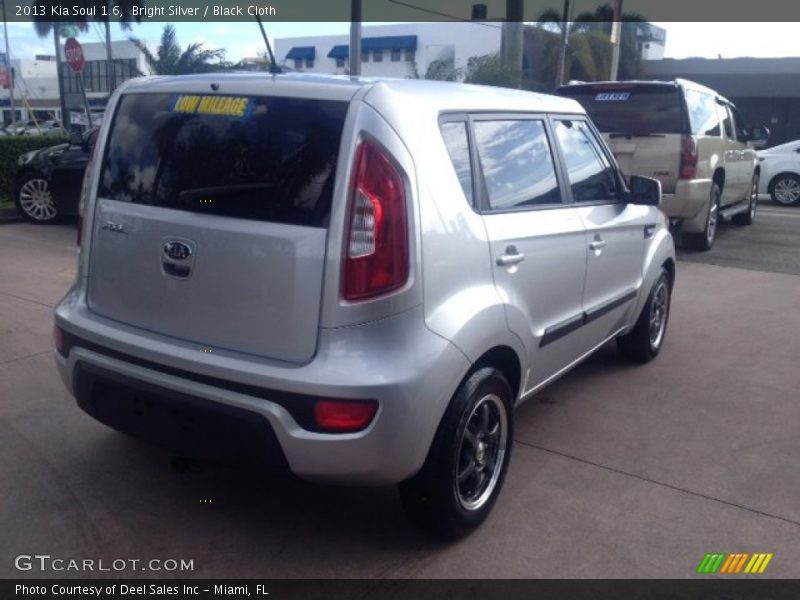 Bright Silver / Black Cloth 2013 Kia Soul 1.6