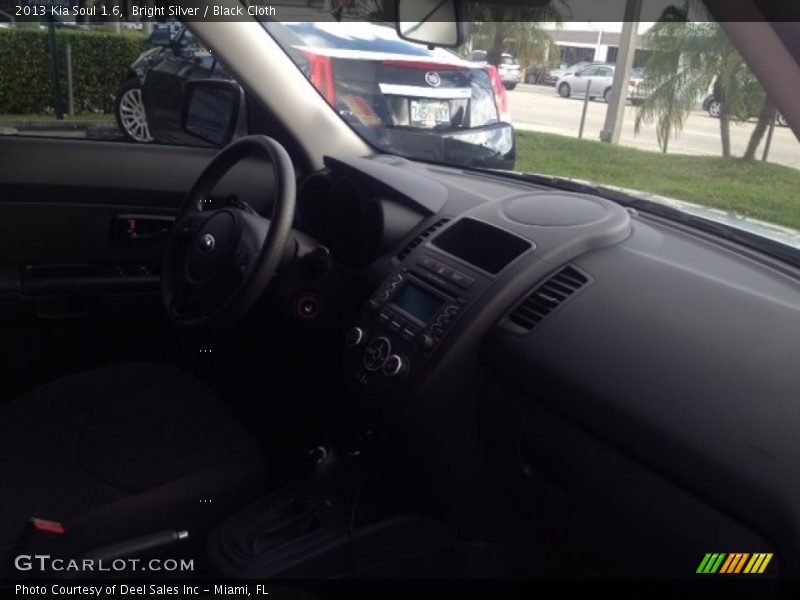 Bright Silver / Black Cloth 2013 Kia Soul 1.6