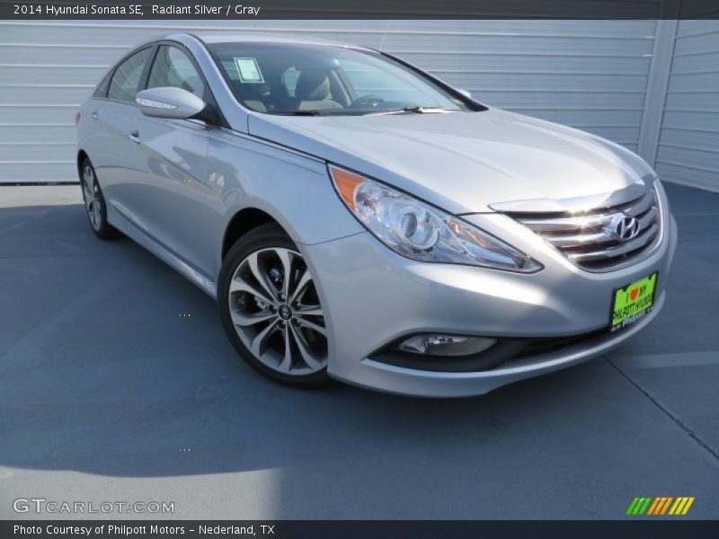 Radiant Silver / Gray 2014 Hyundai Sonata SE