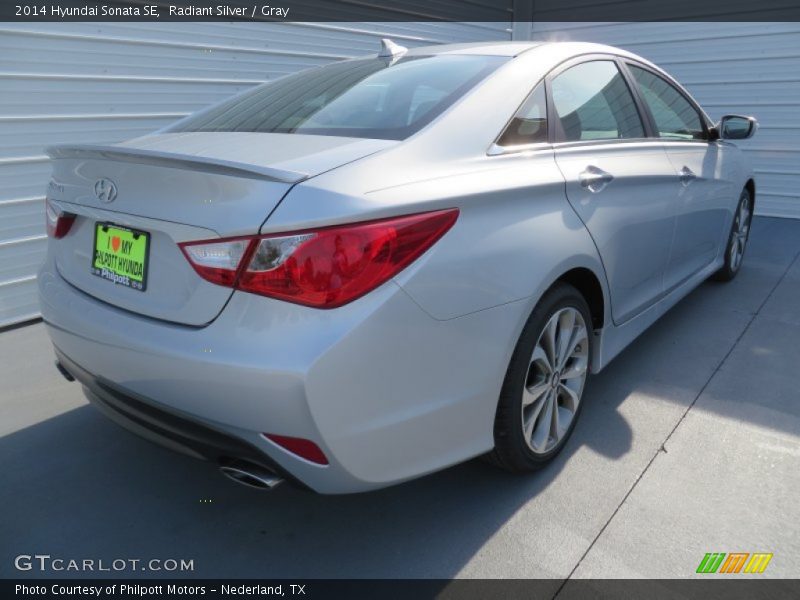 Radiant Silver / Gray 2014 Hyundai Sonata SE
