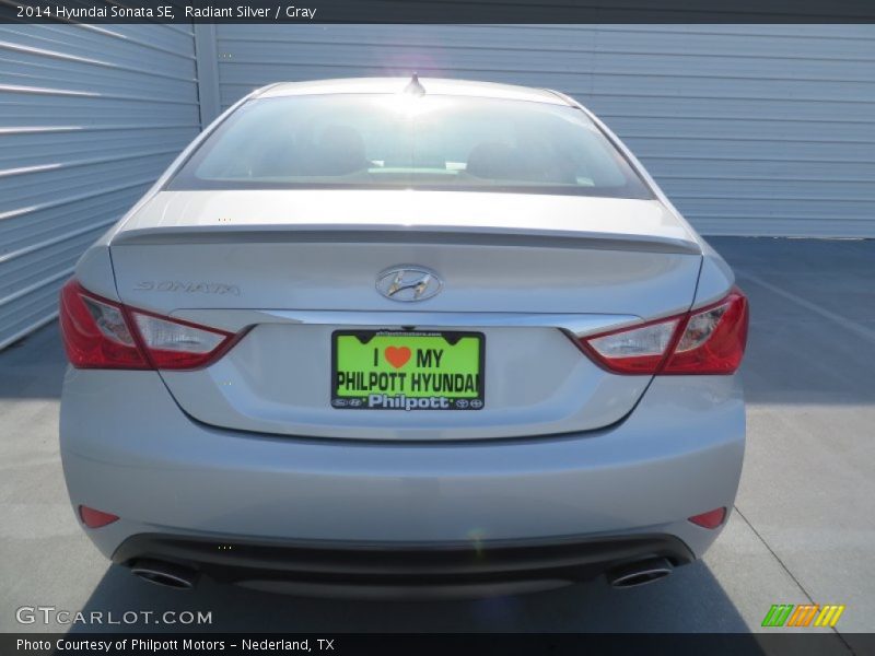 Radiant Silver / Gray 2014 Hyundai Sonata SE