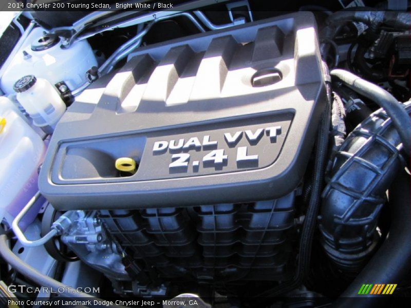 Bright White / Black 2014 Chrysler 200 Touring Sedan