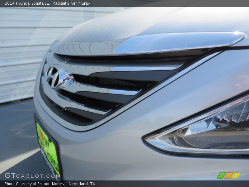 Radiant Silver / Gray 2014 Hyundai Sonata SE