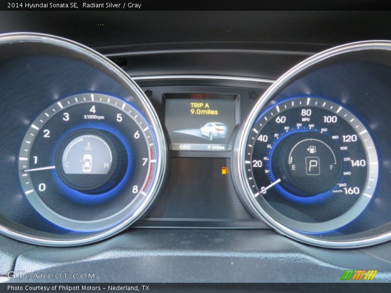 Radiant Silver / Gray 2014 Hyundai Sonata SE