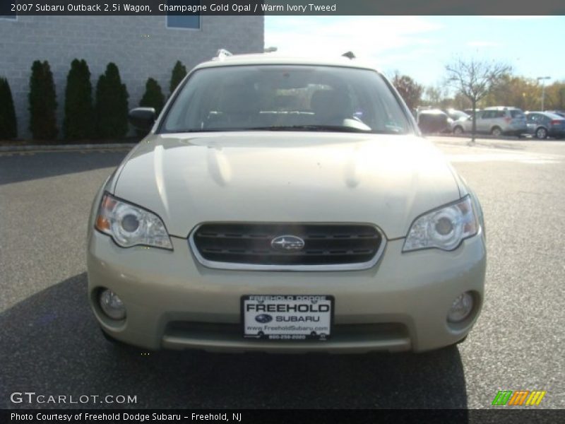 Champagne Gold Opal / Warm Ivory Tweed 2007 Subaru Outback 2.5i Wagon