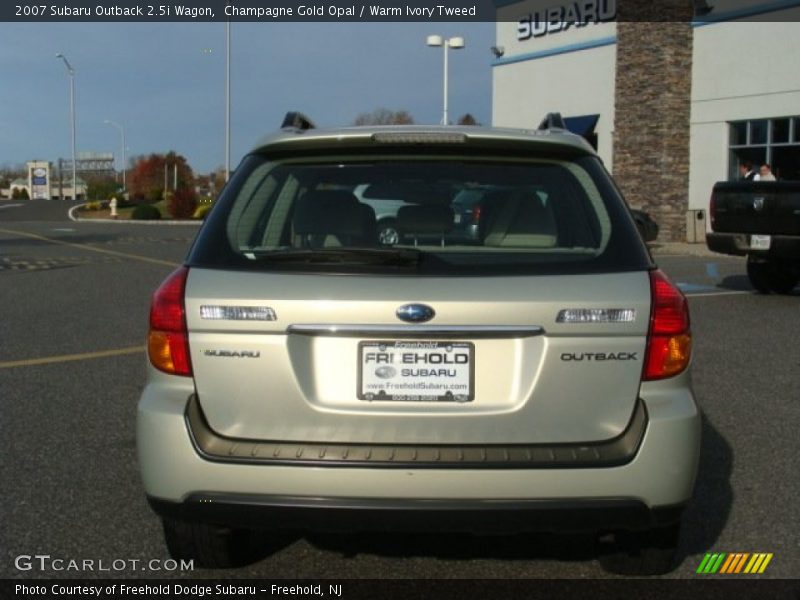 Champagne Gold Opal / Warm Ivory Tweed 2007 Subaru Outback 2.5i Wagon