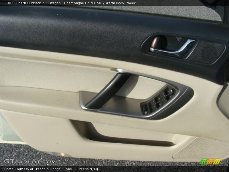 Champagne Gold Opal / Warm Ivory Tweed 2007 Subaru Outback 2.5i Wagon