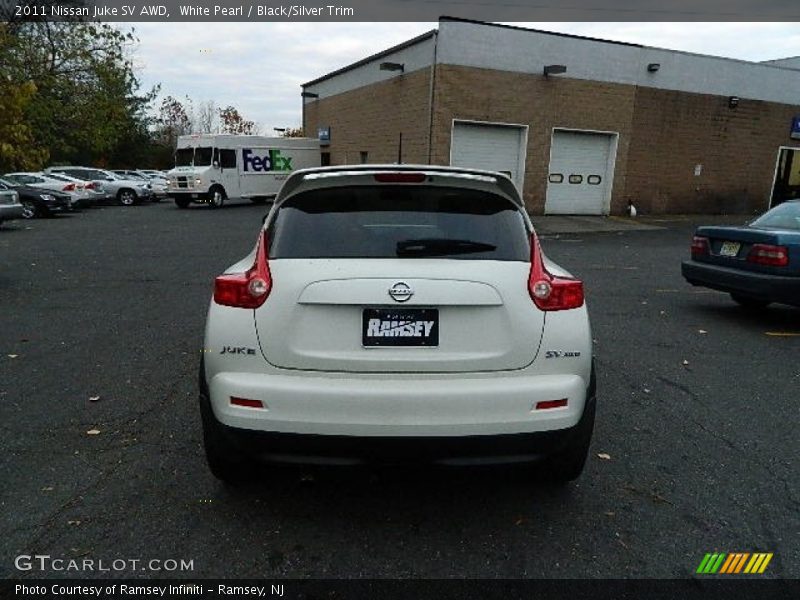 White Pearl / Black/Silver Trim 2011 Nissan Juke SV AWD