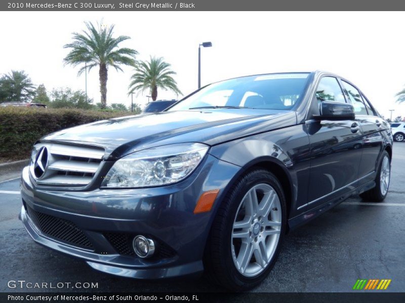 Front 3/4 View of 2010 C 300 Luxury