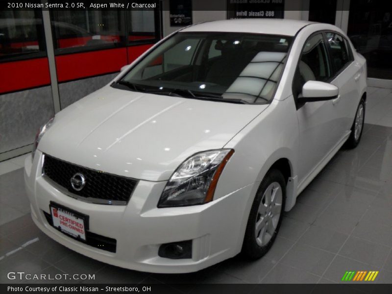 Aspen White / Charcoal 2010 Nissan Sentra 2.0 SR