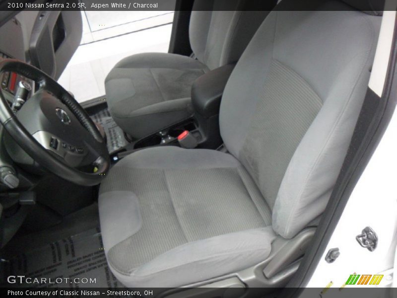Aspen White / Charcoal 2010 Nissan Sentra 2.0 SR