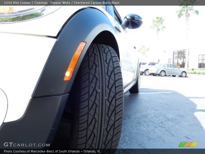 Pepper White / Checkered Carbon Black/Black 2009 Mini Cooper S Clubman
