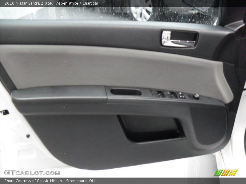 Aspen White / Charcoal 2010 Nissan Sentra 2.0 SR