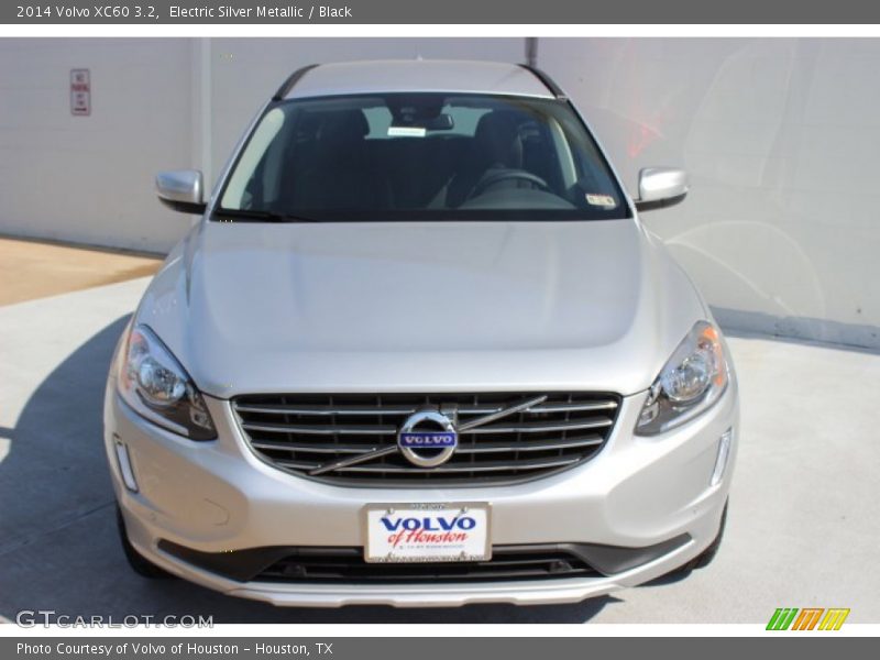 Electric Silver Metallic / Black 2014 Volvo XC60 3.2