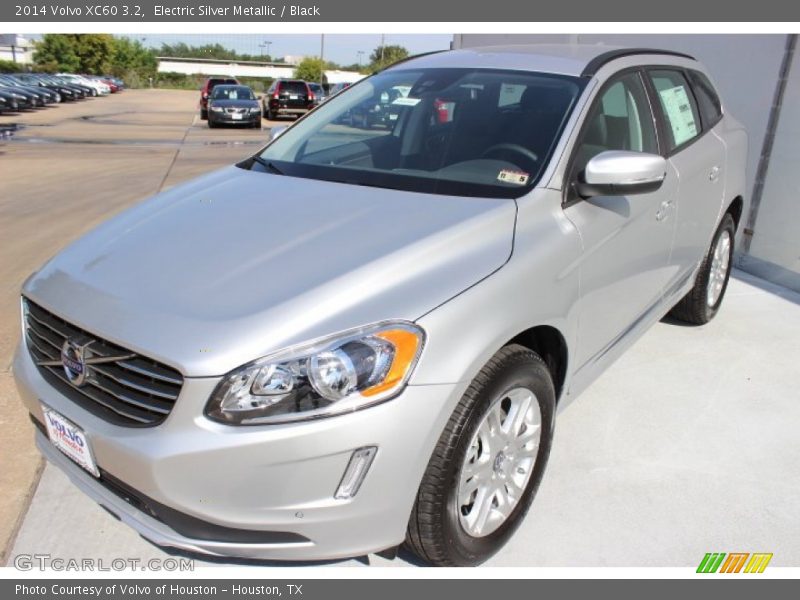 Electric Silver Metallic / Black 2014 Volvo XC60 3.2