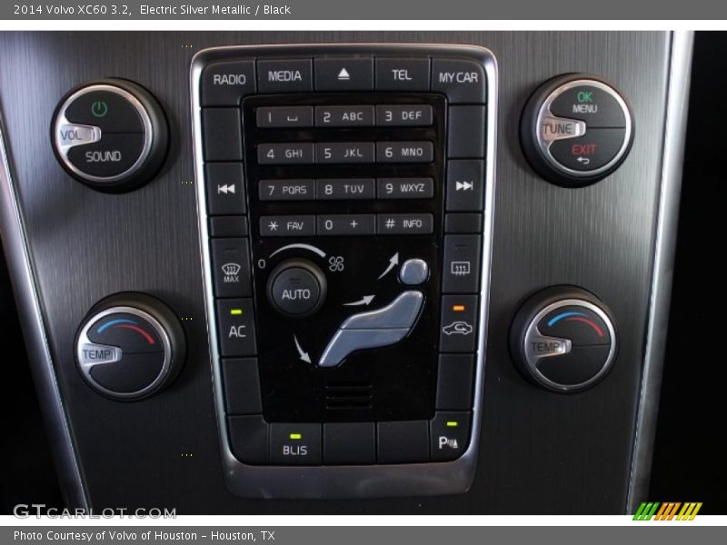 Electric Silver Metallic / Black 2014 Volvo XC60 3.2