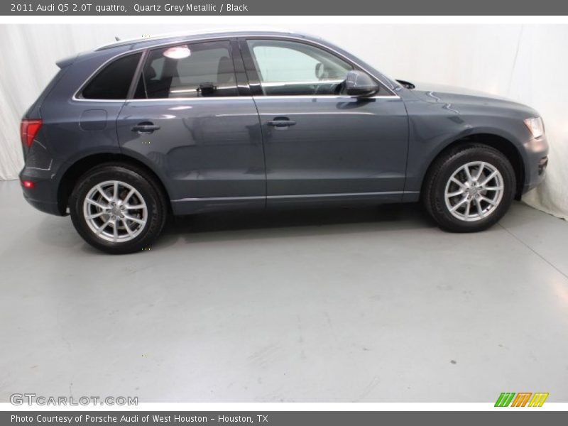 Quartz Grey Metallic / Black 2011 Audi Q5 2.0T quattro