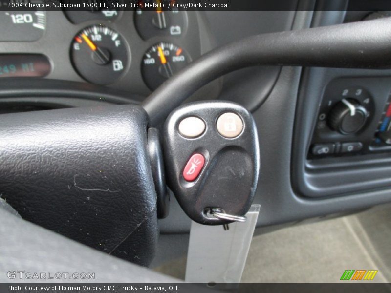 Silver Birch Metallic / Gray/Dark Charcoal 2004 Chevrolet Suburban 1500 LT