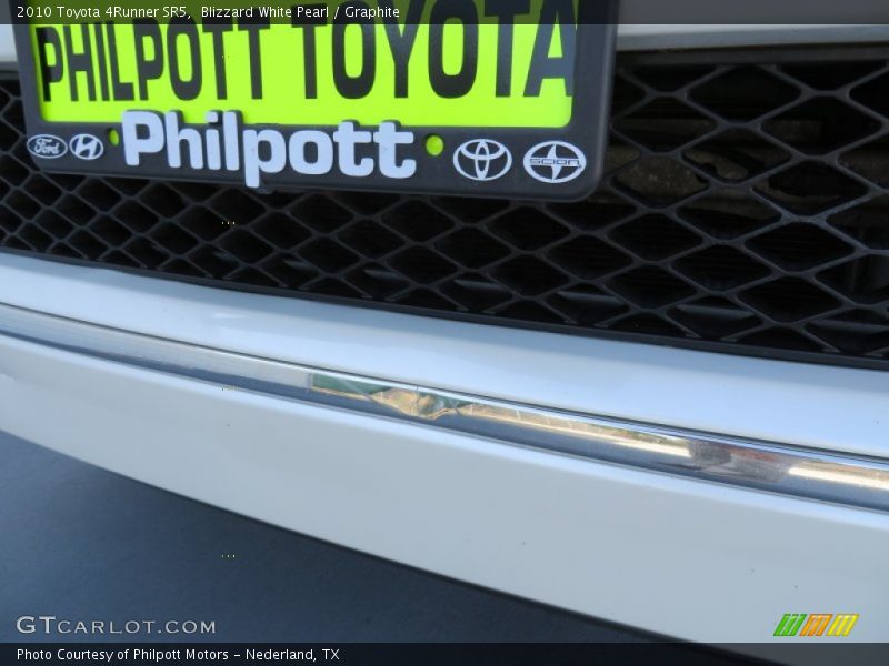 Blizzard White Pearl / Graphite 2010 Toyota 4Runner SR5