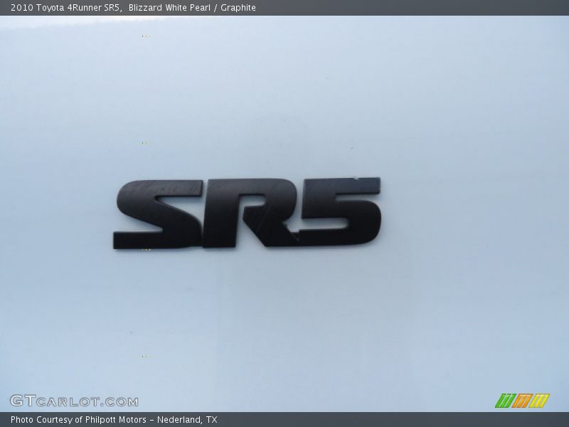 Blizzard White Pearl / Graphite 2010 Toyota 4Runner SR5