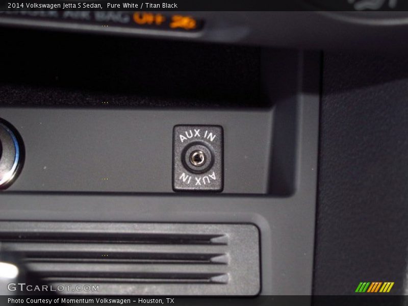 Pure White / Titan Black 2014 Volkswagen Jetta S Sedan