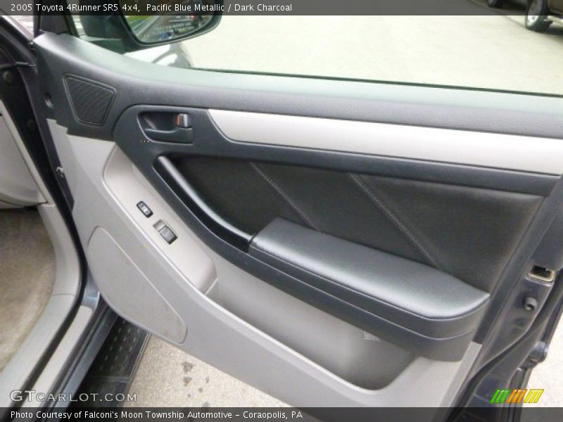 Pacific Blue Metallic / Dark Charcoal 2005 Toyota 4Runner SR5 4x4