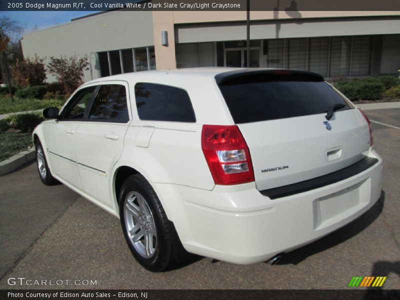 Cool Vanilla White / Dark Slate Gray/Light Graystone 2005 Dodge Magnum R/T