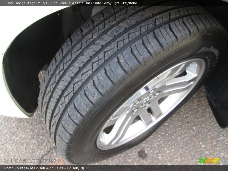 Cool Vanilla White / Dark Slate Gray/Light Graystone 2005 Dodge Magnum R/T