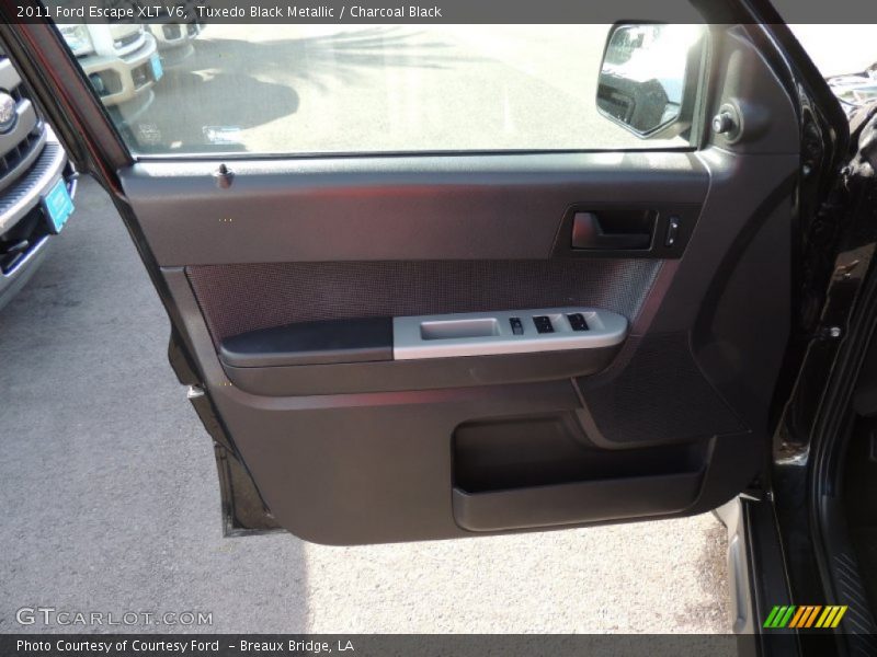 Tuxedo Black Metallic / Charcoal Black 2011 Ford Escape XLT V6