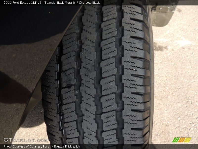 Tuxedo Black Metallic / Charcoal Black 2011 Ford Escape XLT V6