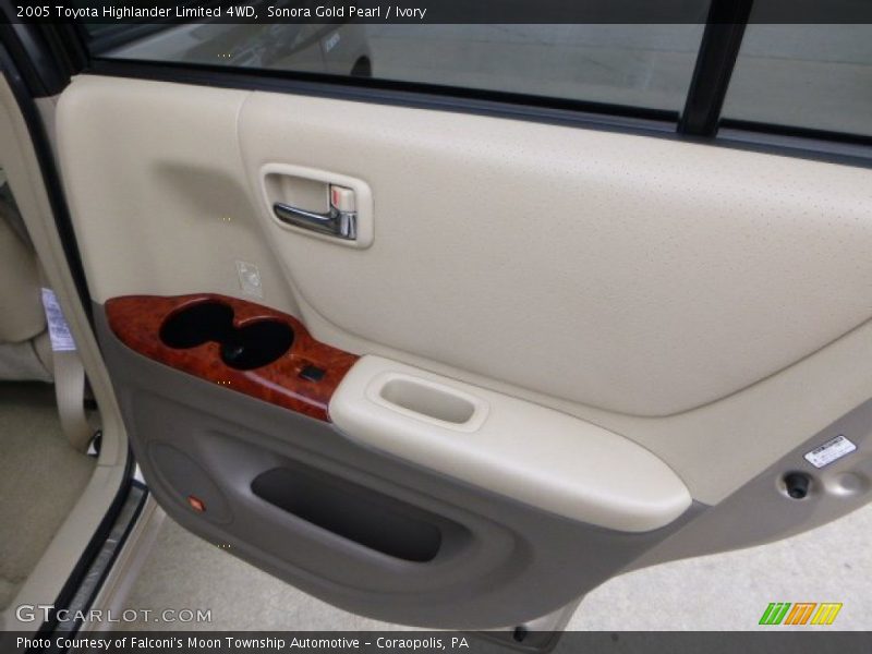 Sonora Gold Pearl / Ivory 2005 Toyota Highlander Limited 4WD