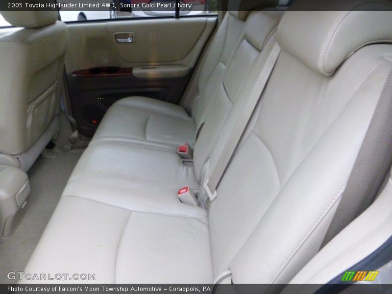 Sonora Gold Pearl / Ivory 2005 Toyota Highlander Limited 4WD