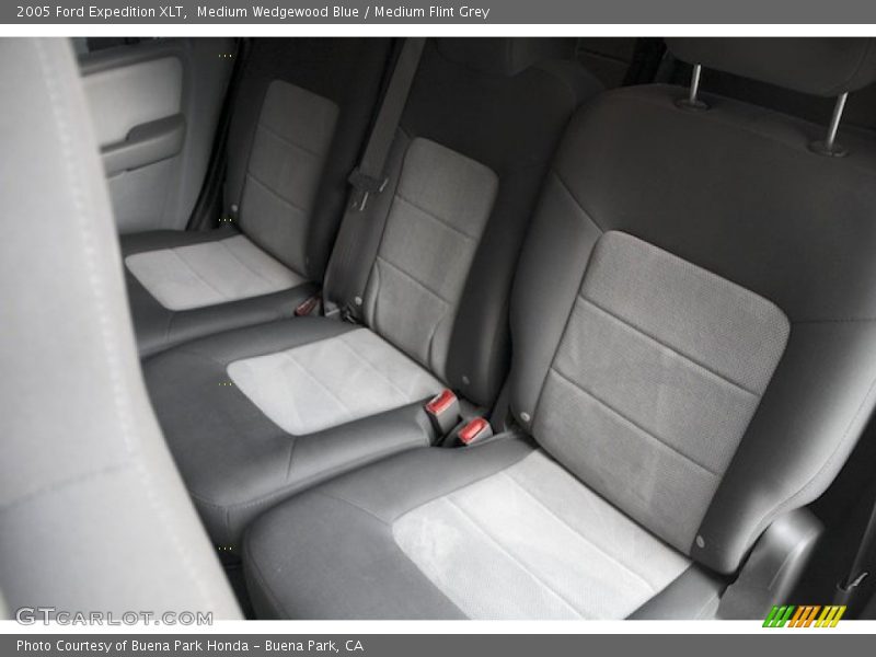 Medium Wedgewood Blue / Medium Flint Grey 2005 Ford Expedition XLT