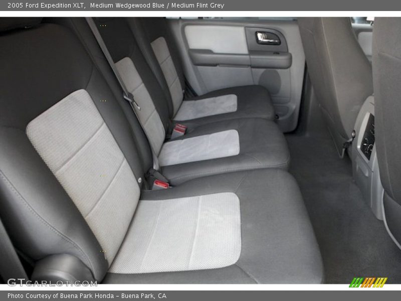 Medium Wedgewood Blue / Medium Flint Grey 2005 Ford Expedition XLT